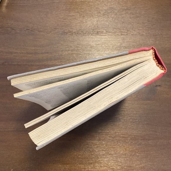 New York Times Crossword Puzzle Dictionary by Tom Pulliam & Clare Grundman - Picture 10 of 12